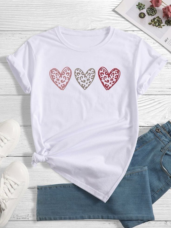 Camiseta Básica Corazones Animal Print