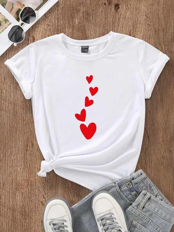 Camiseta Básica Corazones Rojos