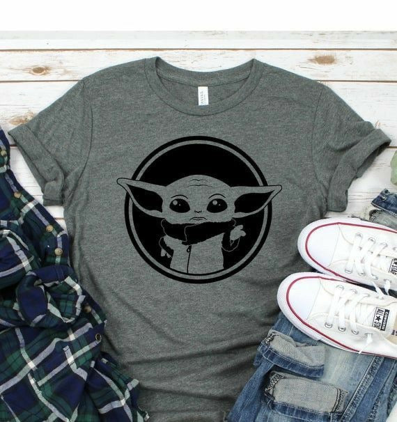 Camiseta Básica BABY YODA